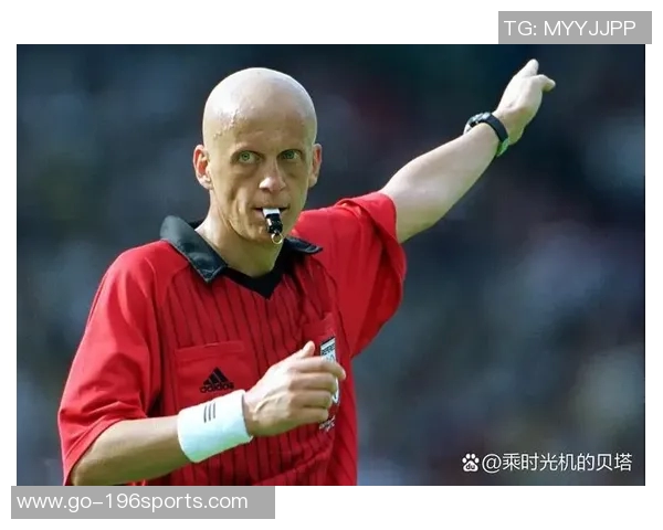 足球金哨背后的故事与传奇裁判们的荣耀与挑战